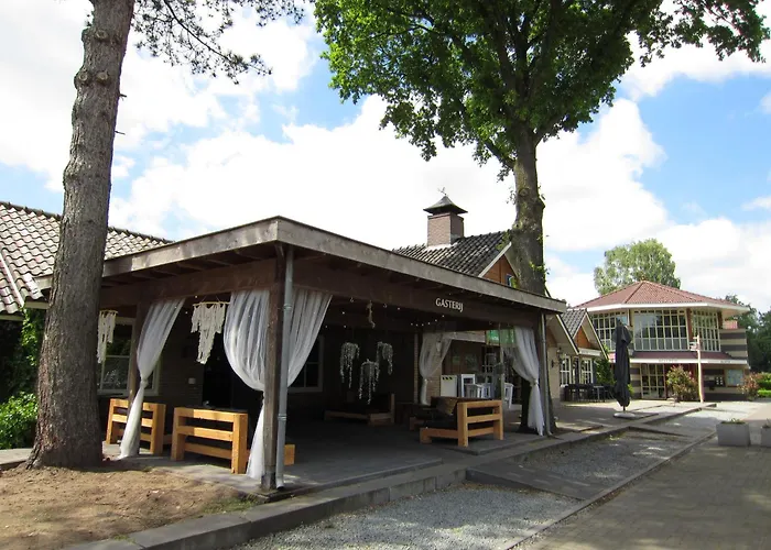 HderH - Eco Lodge op vakantiepark De IJsvogel, zwembaden, kids fun, natuur en rust